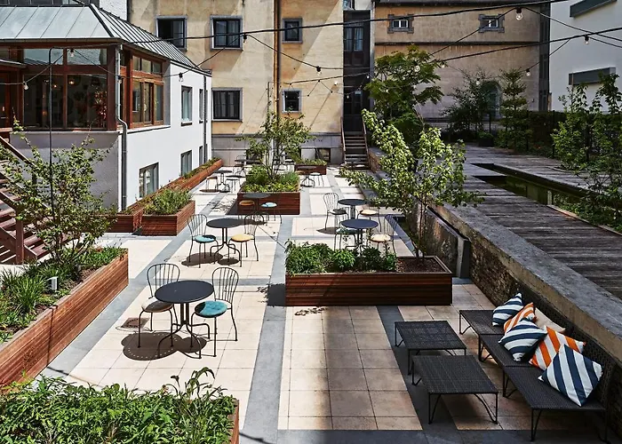 Urban Yard Hotel